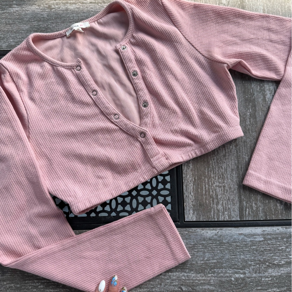 Pink Button-Up Top 🤍 - Picture 3 of 3